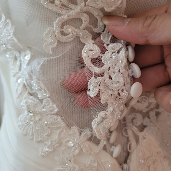 Ellis Lace Sweetheart Slim Ruched Beadedd Wedding Dress - Picture 13 of 13